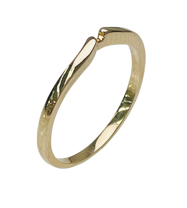 14 Karat Gold Curved Band